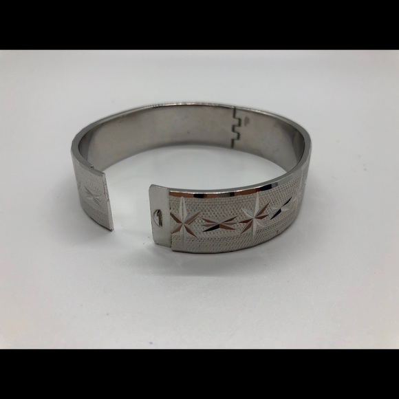 Vintage Starburst Bangle Bracelet - Picture 6 of 6